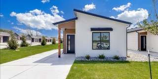 Beautiful Three Bedroom, Two Bathroom Falcon Falls Gallery 1