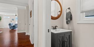Stunning 4 Bedroom in Downtown Durham with Large Fenced Yard! Gallery 12