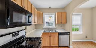 Updated Charming 2BR House in Plain Twp/Canton Gallery 10