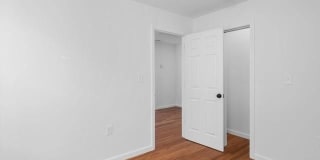 24 Saint James Street Gallery 17