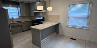 Midtown Charmer 2 Bed 2 Bath! Gorgeous Updates! Gallery 6