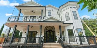 $11,995 - Stunning Executive Estate in Willow Glen $11,995 - Stunning Executive Estate in Willow Glen Gallery 1