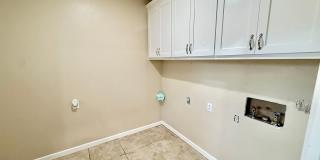 3-bed/2-bath with two living spaces! Gallery 11