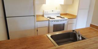 Cozy condominium in Blossom Valley. Hardwood floor, dishwasher, balcony. Gallery 8