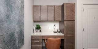 The Avante Gallery 24