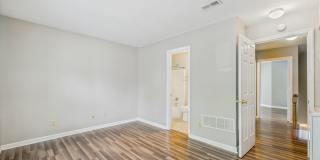 UNCG Area – Chancellors Court Townhomes. Walk to Campus and just minutes to Downtown! Gallery 25