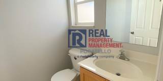 MOVE IN SPECIAL - 2 Bed 1.5 Bath Town Home - 1 Car garage Gallery 7