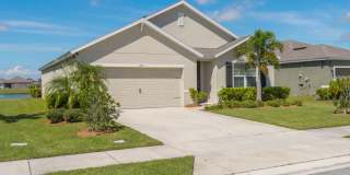 For Rent: Lakefront 4-Bedroom 2-Bathroom Home in Lakeside Palms Gallery 3
