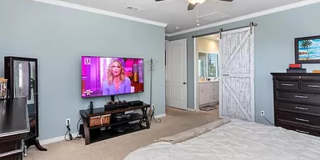 Beautiful, Partially Furnished Oceanside Home Gallery 18