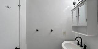 903 1/2 C St NE #B Gallery 9