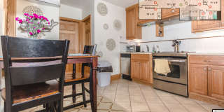 Bright  Efficient 3-Bedroom Apartment with Hardwood Floors – 3 Bed | 2 Bath | 675 Sq F Gallery 4