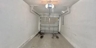 Updated 3BD/2.5BTH Townhome with Exspansive Deck & Attached Garage! Gallery 26