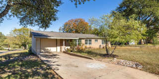 North Oaks / One Story Home / Updated / Corner Lot / Nice Yard/ Refrigerator Gallery 1