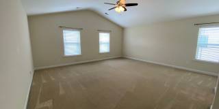 4 bedroom 2.5 bath home with a loft Gallery 16