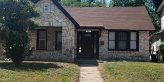 Highland Park 2/1 Home Ready for Move-In Gallery 1