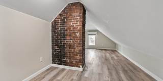 Charming 2BR Upstairs unit in Franklinton Gallery 21