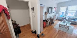 Large 3-bed/1-bath Apartment in the Heart of Rogers Park! Gallery 5