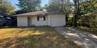 Beautiful 2 bedroom 1 bath 1 car garage Gallery 1