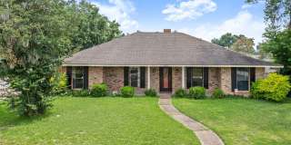 Nestled in Parkview Oaks South! Gallery 1