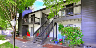 Woodlake Apartments Gallery 3