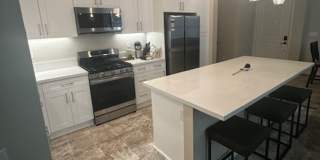 SPACIOUS 3 BEDROOM 3.5 BATH TRI-STORY TOWNHOME Gallery 5