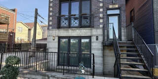 2513 W Congress Parkway 2513 W Congress Parkway Gallery 1