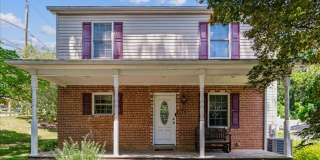 Cozy 3BE/2.5BA Colonial in Takoma Park with screened porch! Gallery 1