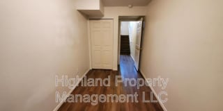 322 NE Whitman St Gallery 17