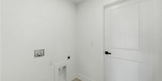2105 NE 1st Avenue Gallery 24