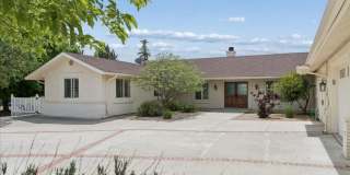 MOVE IN READY!! 4 BEDROOM 3 BATH HOME Gallery 1