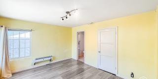 SD: Cozy 2BD/2BA Home in Ramona with Front Patio, Included Landscaping & A/C Gallery 11