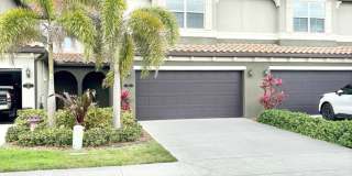 Spacious 3BR Townhome in Satellite Beach Gallery 1