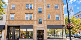 2480 N Lincoln Ave Gallery 1