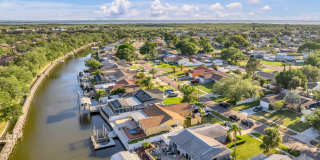 Remodeled 2/2 Waterfront Condo Gallery 32