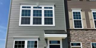 LUXURY END UNIT TOWNHOUSE IN BALLENGER RUN Gallery 1