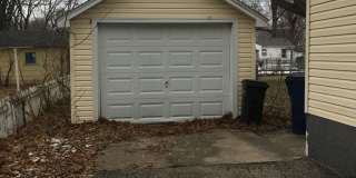 2 Bedroom, 1 Bath Single Family Home  511 Cutler St Waterloo Gallery 12