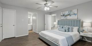 Courtney Square Gallery 16