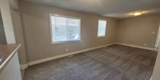 2 Bedroom, 2 Bathroom Home with large garage! Gallery 6