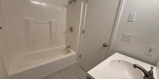 Remodeled Lake Oswego Condo | Quiet Neighborhood, Pool & A/C Gallery 15