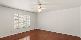 1756 W ECHO Lane Gallery 17