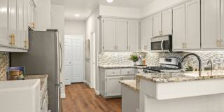 Bright and Spacious, 2BD/2.5BA, Two-Story Condo in Oak Creek in San Ramon- Available NOW! Gallery 9