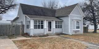Gorgeous 3 bedroom in the heart of Broken Arrow Gallery 1
