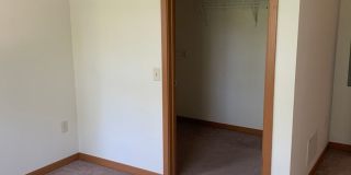 One bed, one bath upper with attached garage Gallery 10