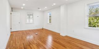 212 FREDERICK Avenue S Gallery 40
