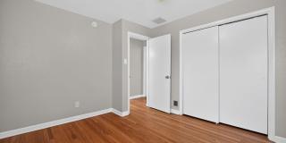 Charming 3BR House in Aurora Gallery 17