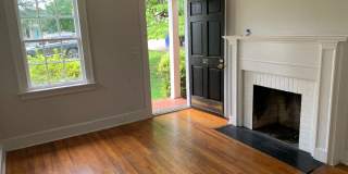 2 Bed, 1 Bath in Rosewood | Available Late August Gallery 4