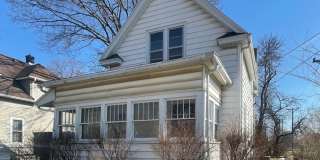 2 bed 1 bath single family home first floor washer and dryer hookup Gallery 1