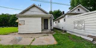 Spacious Toledo Home with Large Yard Gallery 26