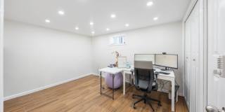 Large 3 Bedroom Apt + Private Office Space Gallery 33