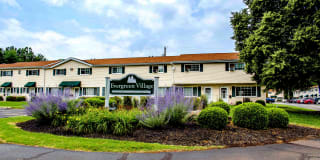 Evergreen Village Apartments & Townhomes Gallery 26